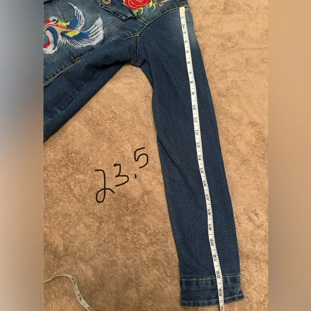 Baccini gorgeous embroidered denim jacket size M - Picture 7 of 9